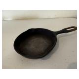 Cast iron skillet