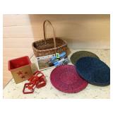 Americana basket, postcards, picnic plates, star