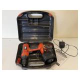 Black  Decker 3/8' cordless drill, hard case,