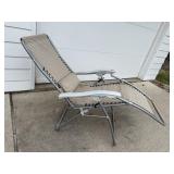 Folding lounge chair