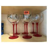 Holiday wine glasses (6)