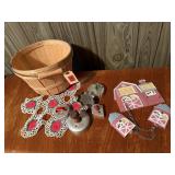 Gathering basket, doilie, cookie & biscuit