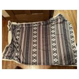 Serpa lined throw blanket