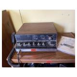 Cobra 89GTL 40-channel 2 way radio base station