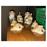 Dog figurines (6)