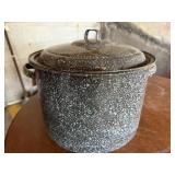 Enamel stock pot