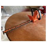 Black & Decker 16" inch electric hedge trimmer