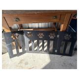 Folding pet gate