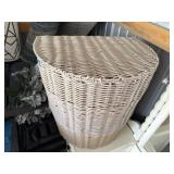 Wicker hamper