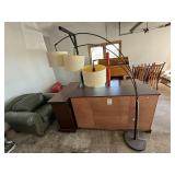 Arch floor lamp
