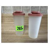 Tupperware salt & pepper shaker set