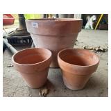 Clay flower pots (3)