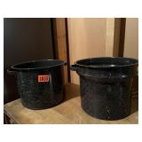 Enamel stock pot, colander