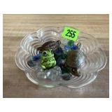 Glass dish, turtles, frog miniatures