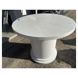 White round spool table