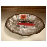 Silver dish, pocket knives (2)