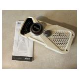 Self-powered AM/FM weather radio