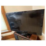 RCA 46' LCD full HDTV television, remote control,