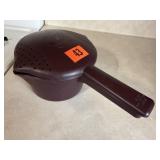 Pampered Chef microwave cooker, magnet collection
