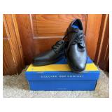 Men's black lace up dress shoes