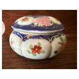 Hand painted porcelain hair receiver