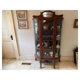 China hutch, no contents included