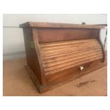 Roll top bread box