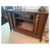 Vintage Magnavox cabinet, no contents included