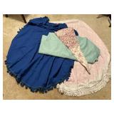 Fringe, assorted tablecloths (4)