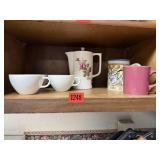 Electric teapot, cups