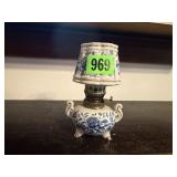 Miniature oil lamp