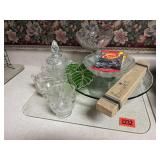 Cake riser, cream & sugar dishes, glass leaves