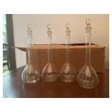 Laboratory beakers with glass stoppers (4)