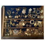 Vintage, costume jewelry, earrings, brooches