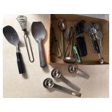 Kitchen utensils, scoops, measuring spoons