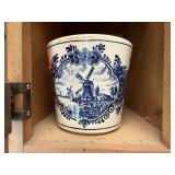 Hand painted delft flower pot