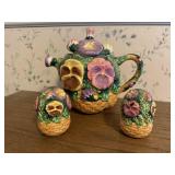 Teapot, salt & pepper shaker set