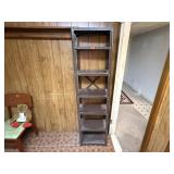 Metal shelving unit