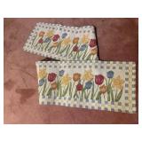 Tulip tapestry runner