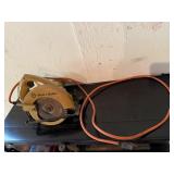 Black & Decker corded 5 1/2" circular saw