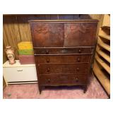 Chest of drawers