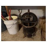 Cast iron cider press