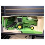 John Deere Combine Titan II