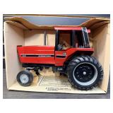 International 5088 Toy Tractor