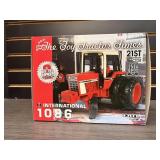 International 1086 Toy Tractor