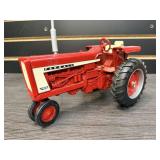 Farmall 706 diesel Toy Tractor