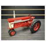 Farmall 560 Narrow Front Toy Tractor