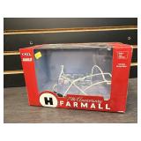 Farmall H 1/16 scale box only