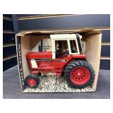 International 1086 Toy Tractor