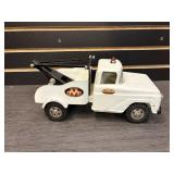Tonka white tow truck